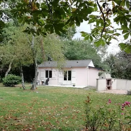 Maisonnette A La Campagne * La Couyere